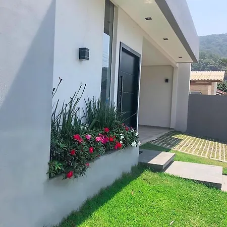 Casa De Ferias Com Piscina Em Bombinhas Exterior photo
