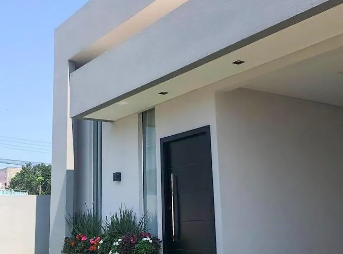 Casa De Ferias Com Piscina Em Bombinhas