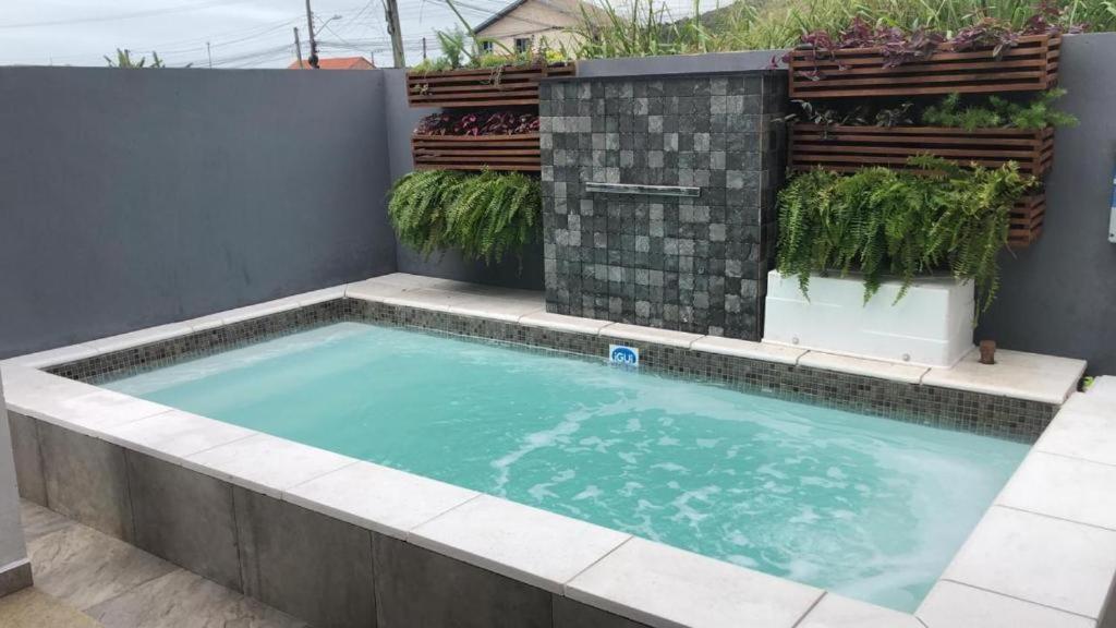 Casa De Ferias Com Piscina Em * Bombinhas